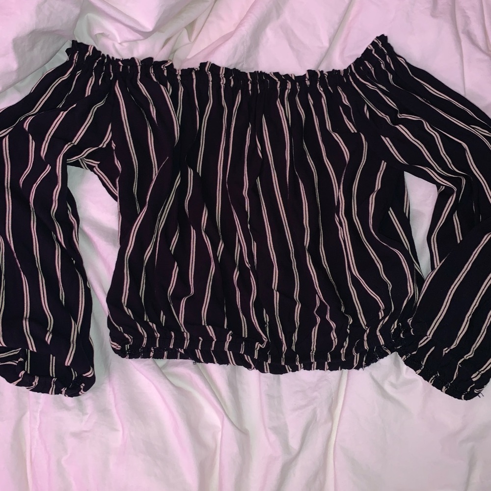 Brandy Melville off the shoulder crop top